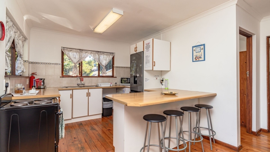 7 Bedroom Property for Sale in Paradise Western Cape